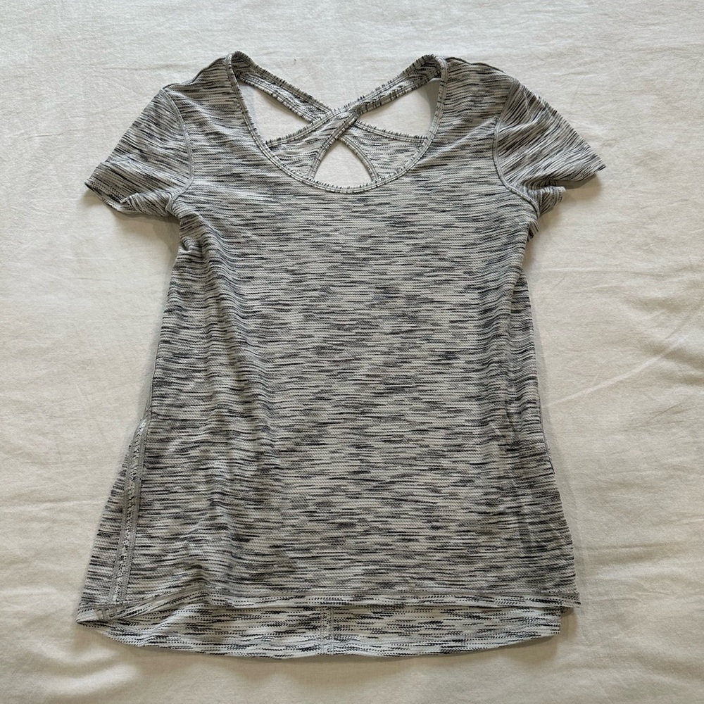Lululemon short sleeve tee size 6.